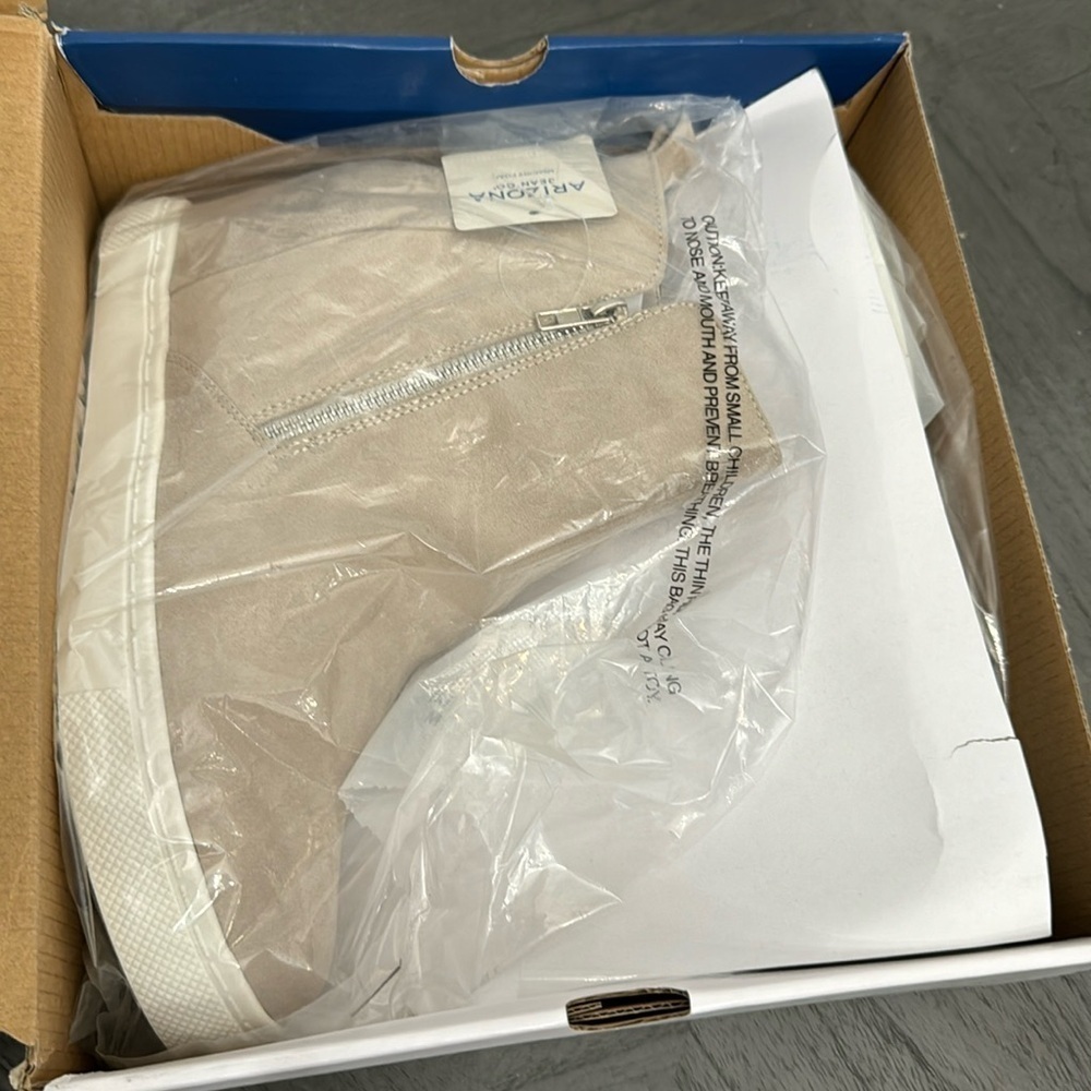 Women's Arizona Bash Boots Side Zipper Memory Foam Color Taupe - Picture 2 of 6